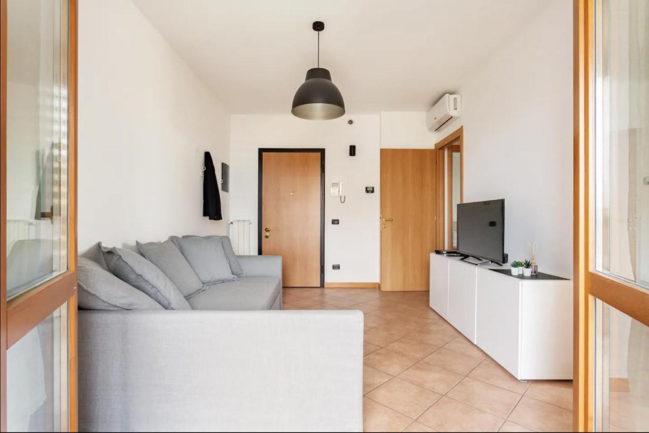 Lussuoso Attico Con Garage Gratis Vicino Al Duomo E Allo Ieo Mailand Exterior foto