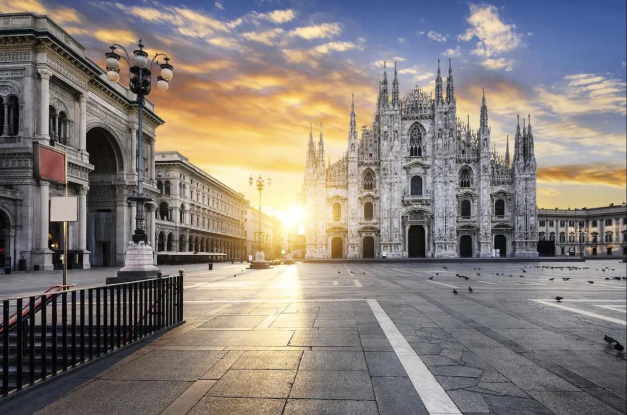 Lussuoso Attico Con Garage Gratis Vicino Al Duomo E Allo Ieo Mailand Exterior foto